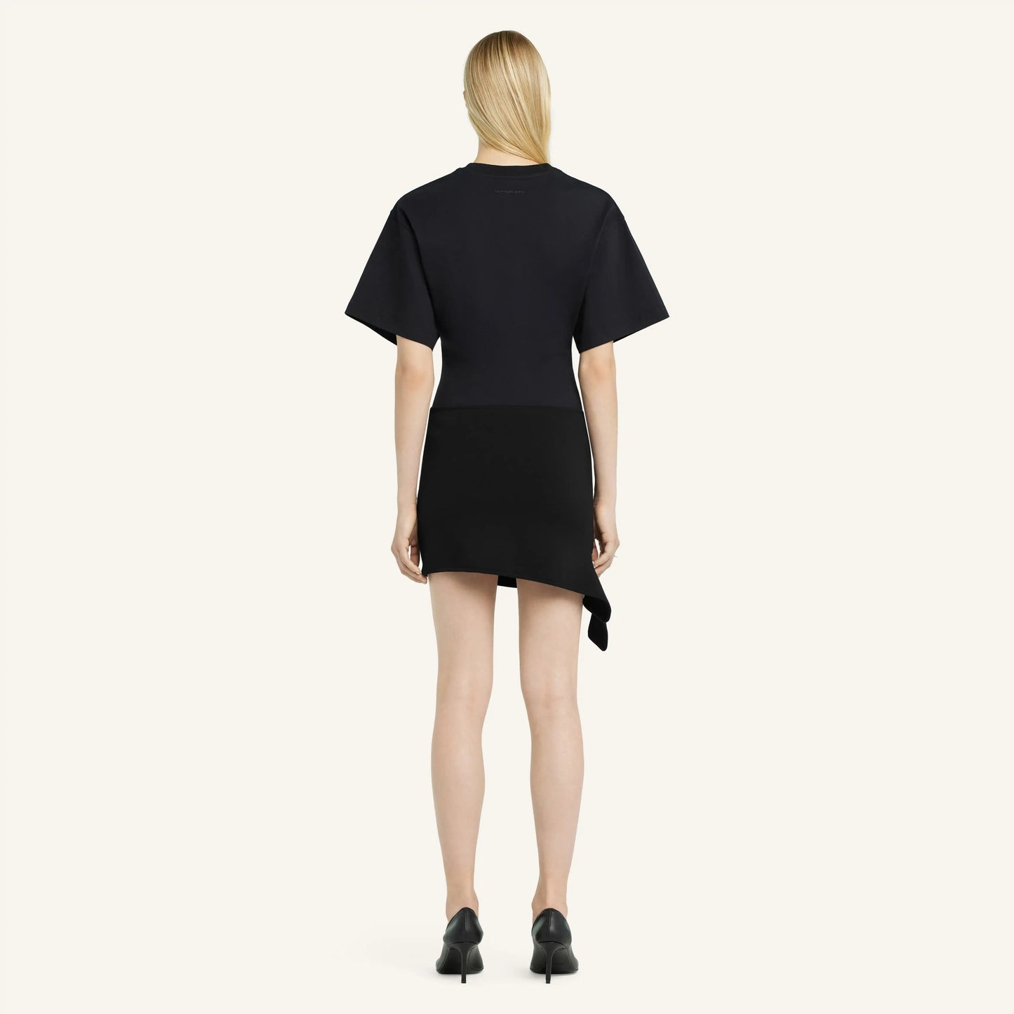 FITTED T-SHIRT