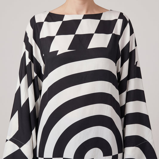 Monochrome Graphic Wide Sleeve Top