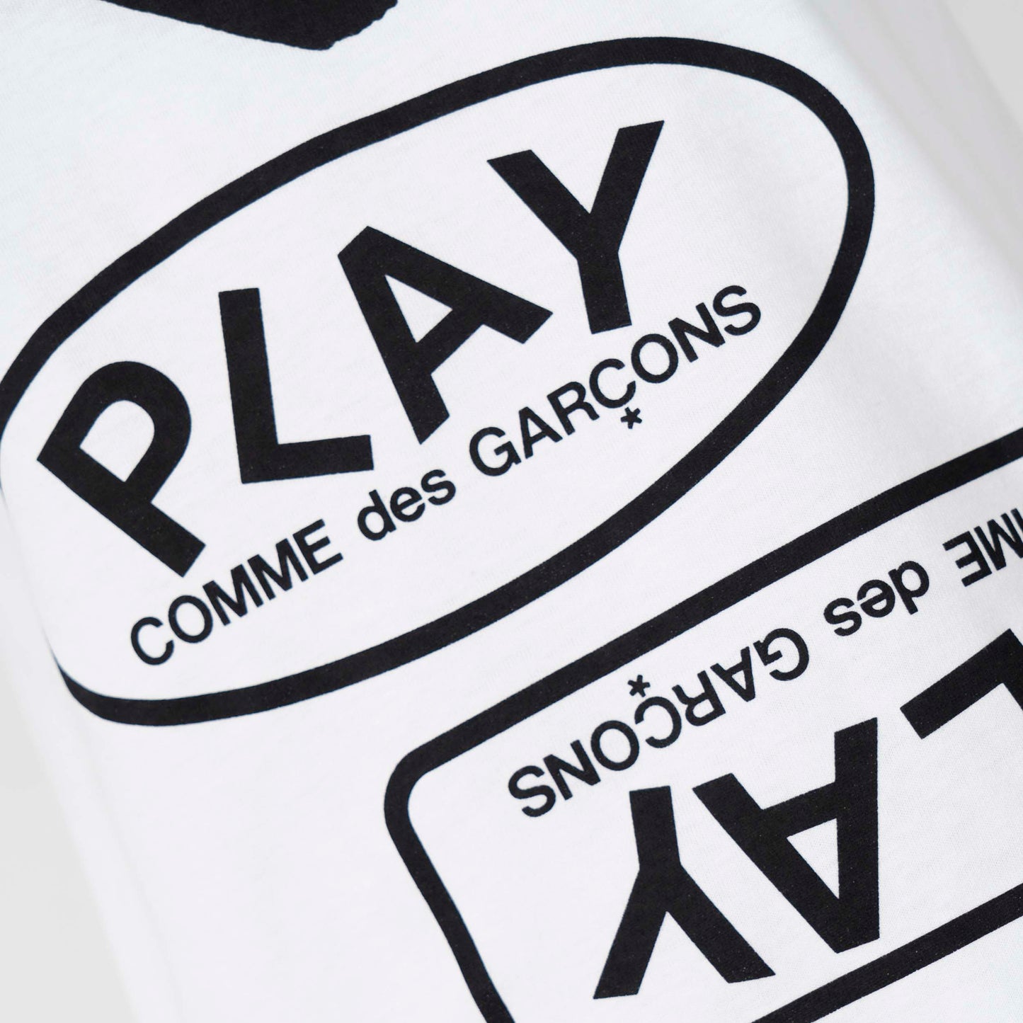 PLAY Mixed Heart & Logo Graphic T-Shirt – White