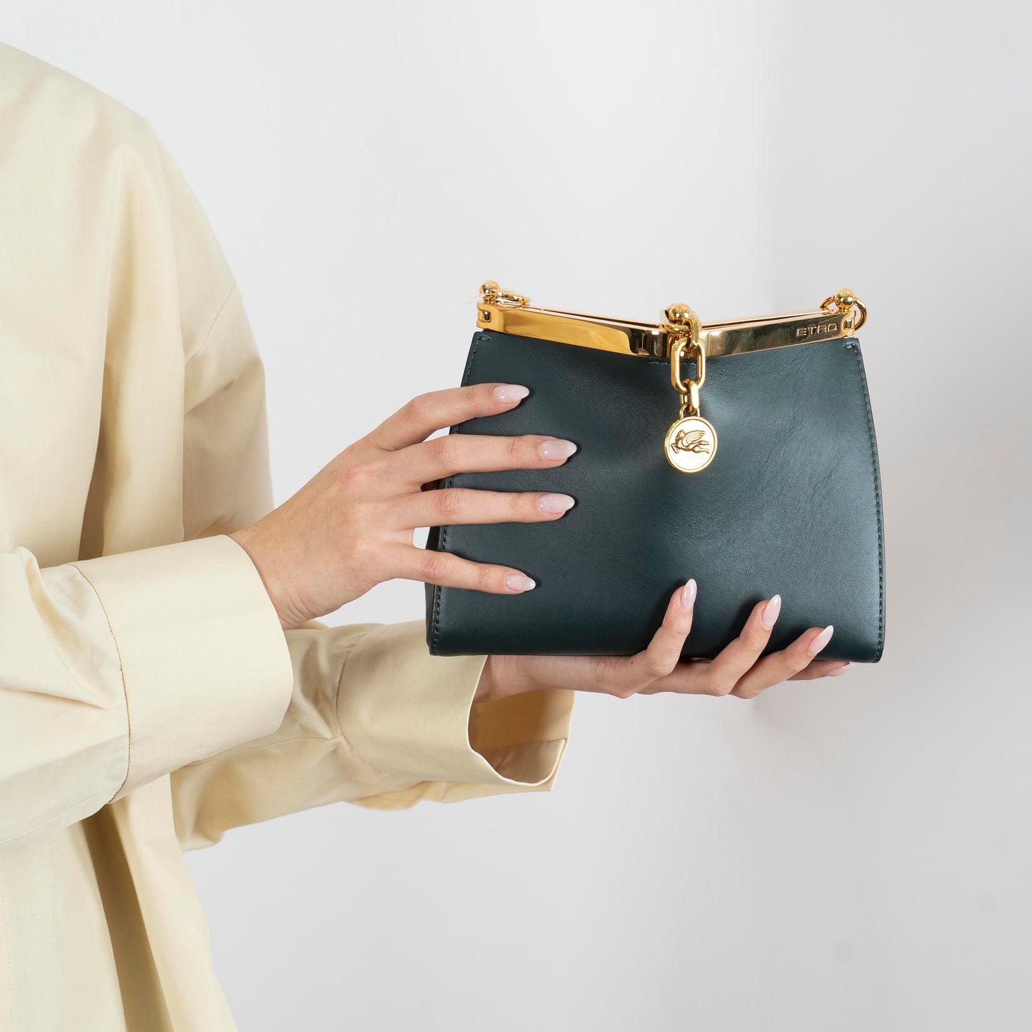 Small Vela Shoulder Bag