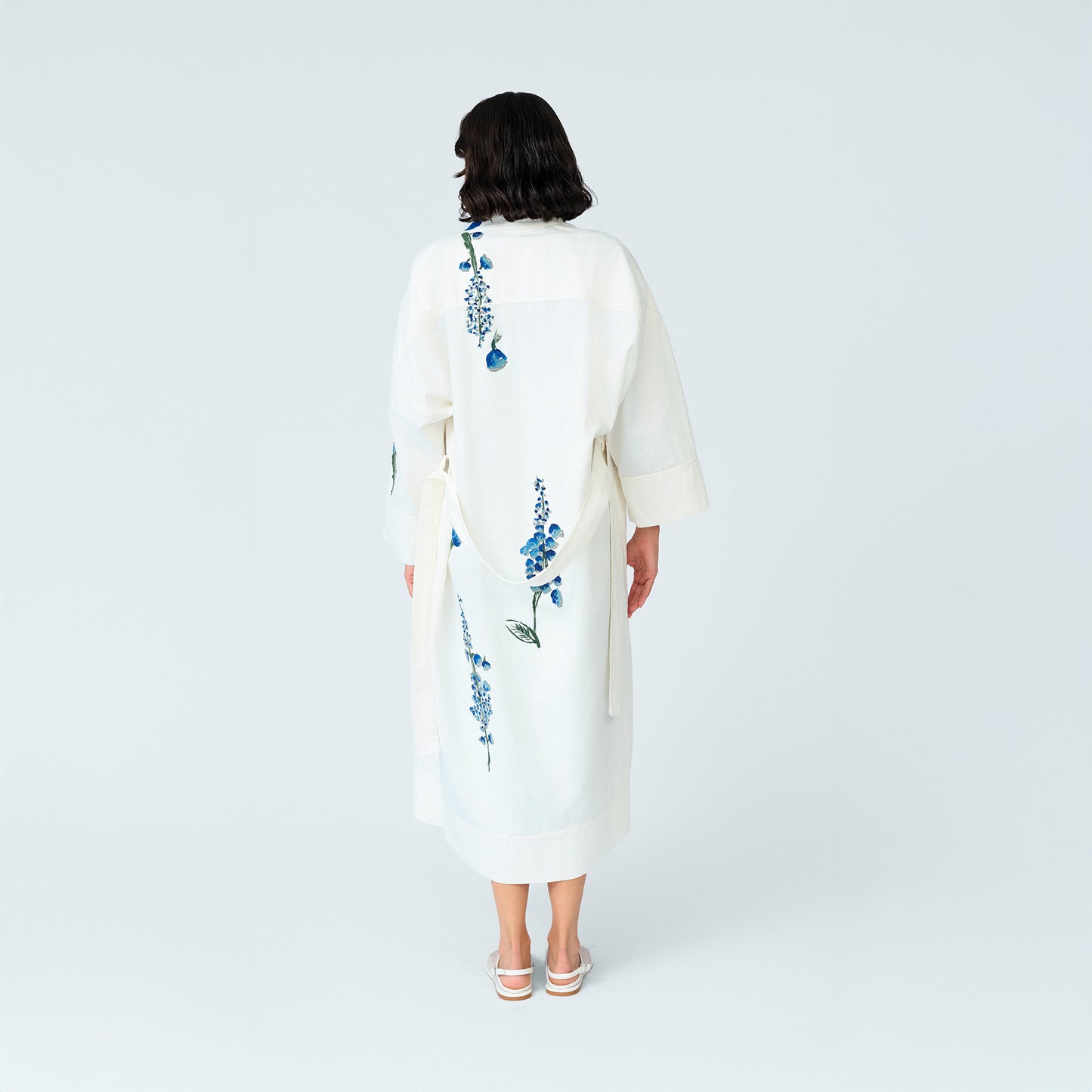 WHITE FLOWER PATTERN HAND-PAINTED GABARDINE COAT AND PANTS (set)