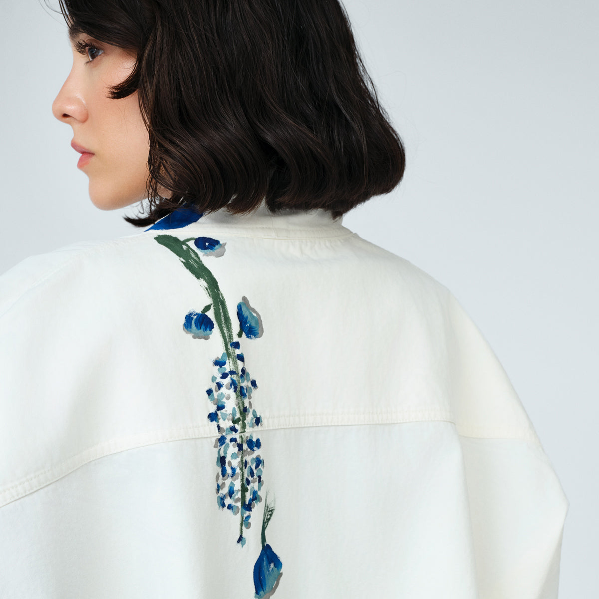 WHITE FLOWER PATTERN HAND-PAINTED GABARDINE COAT AND PANTS (set)