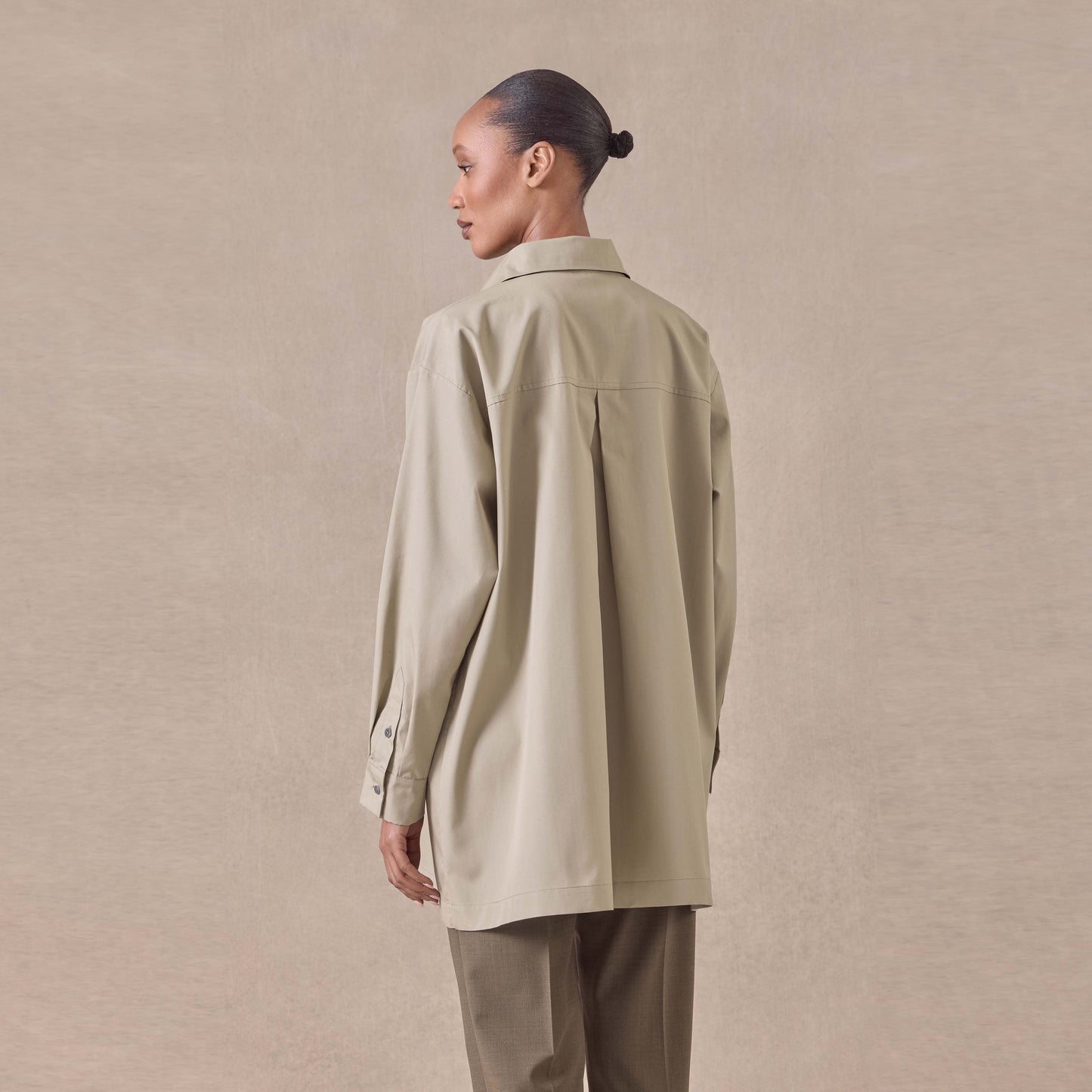 Pleat Shirt with Collar