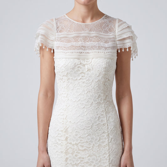 NINA RICCI Elegant Lace Mermaid Gown - view 2
