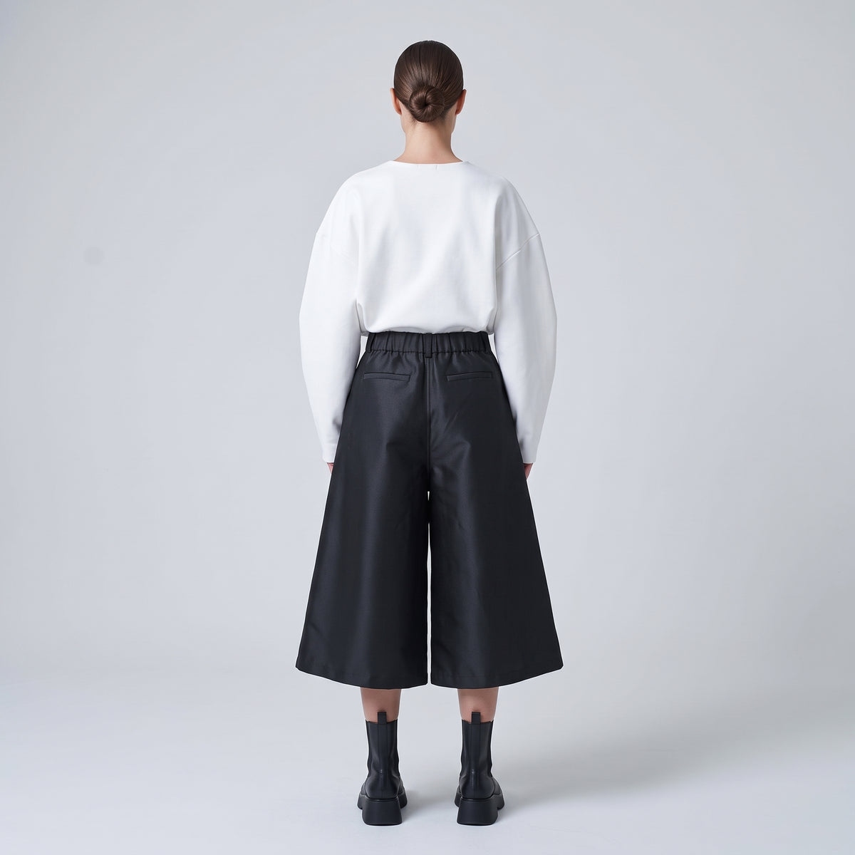 Structured Wide Leg Cropped Pants