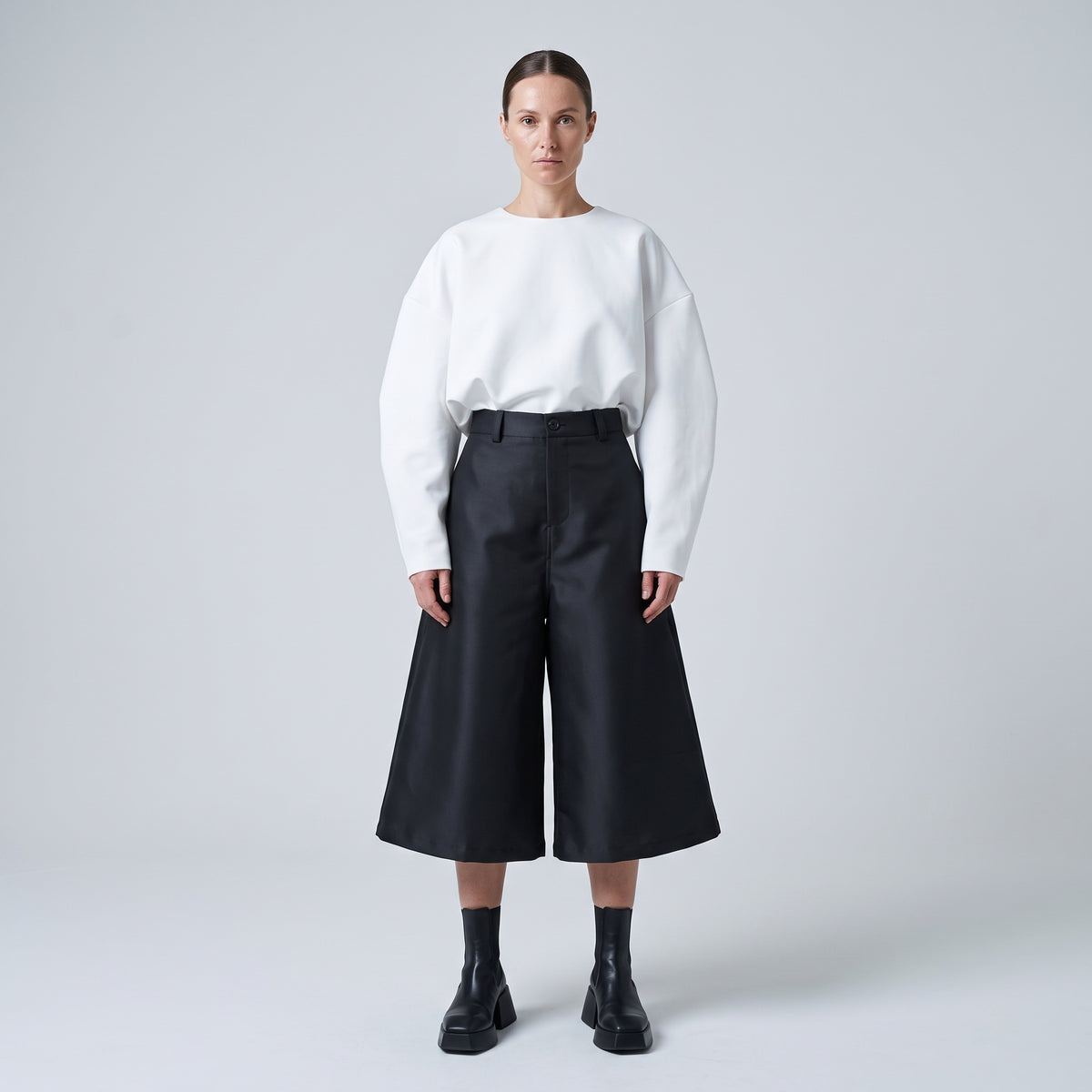 Structured Wide Leg Cropped Pants