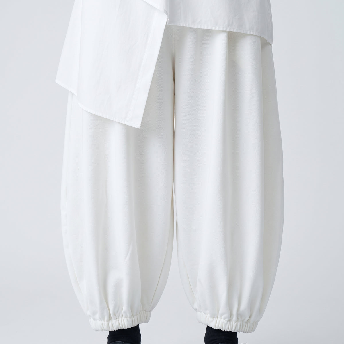 White Elasticated Balloon Sweatpants