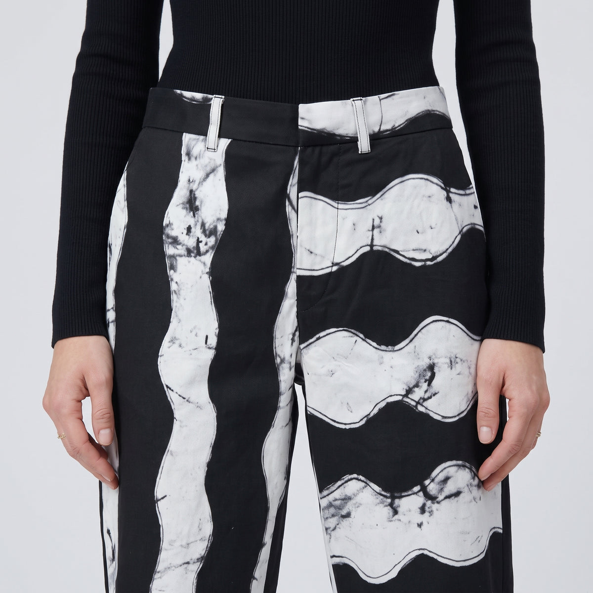WUMAN Monochrome Wave Print Trousers - view 5