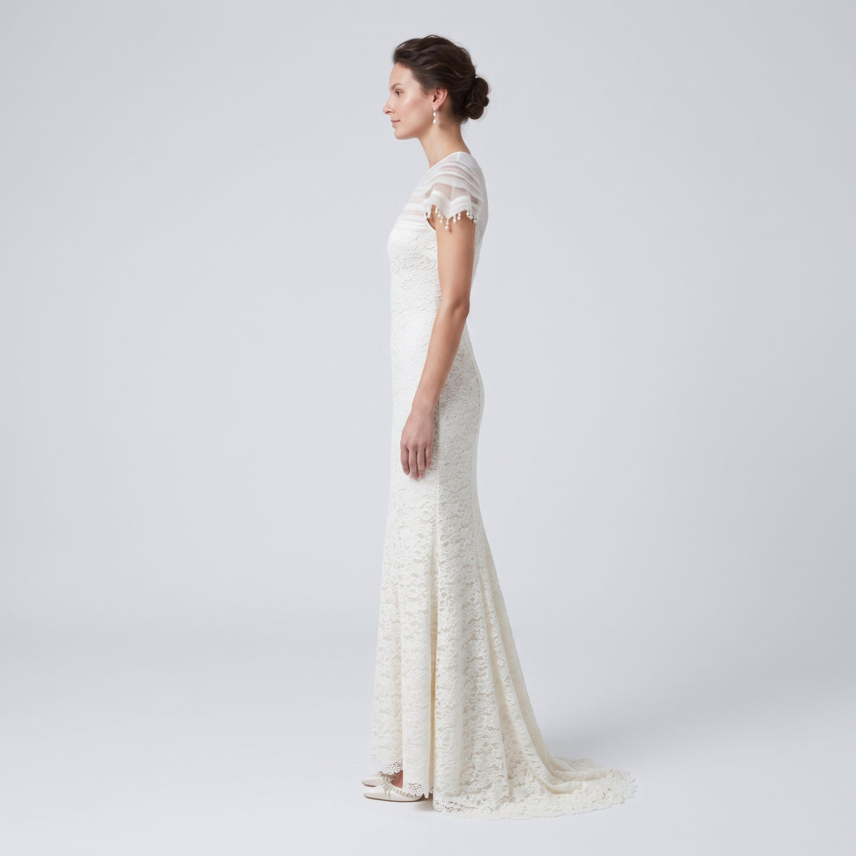 NINA RICCI Elegant Lace Mermaid Gown - view 4