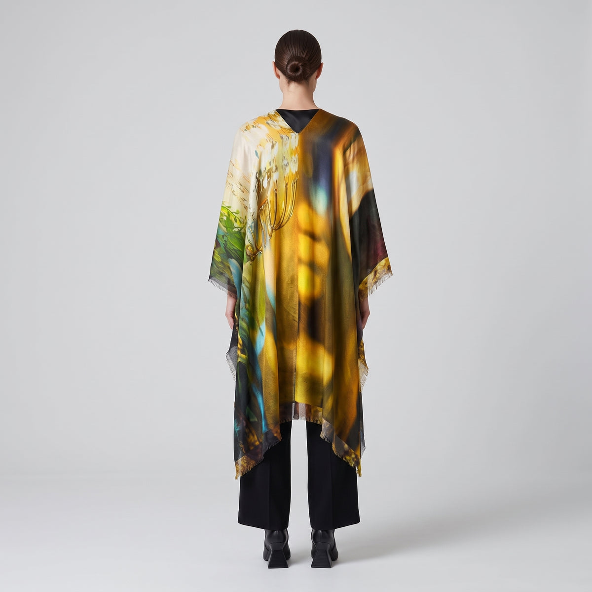 MAISON PASSAGE Vibrant Graphic Printed Kimono - view 5