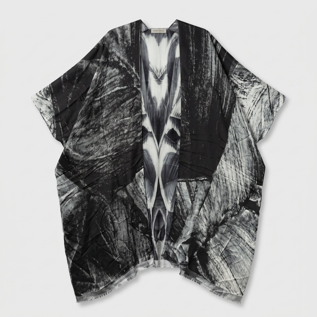 MAISON PASSAGE Feuillage Printed Grey Multi Kimono