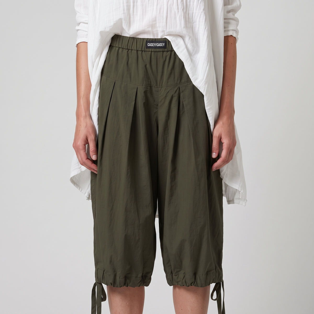 CASEY CASEY Pleated Khaki Balloon Shorts - view 2