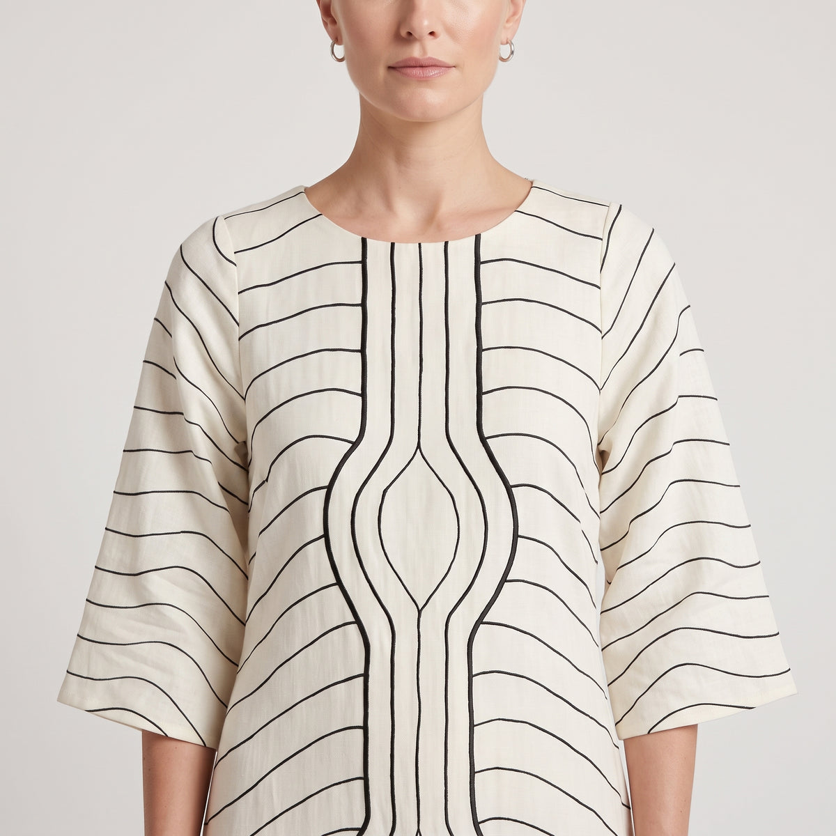 WUMAN Abstract Line Print Shift Dress - view 2