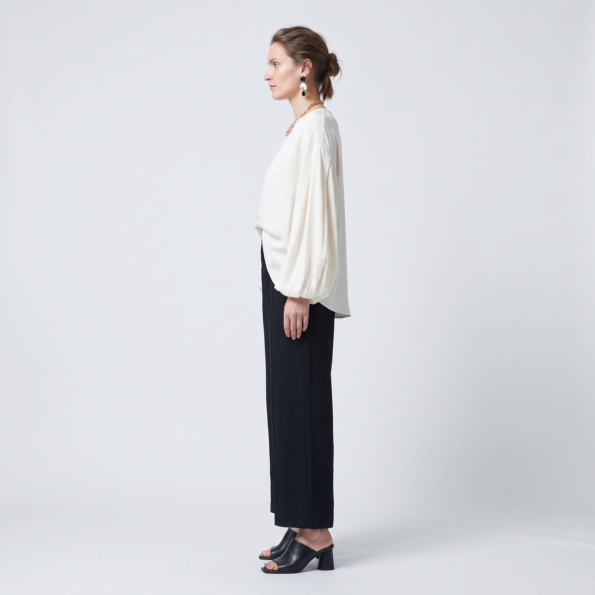 Cropped Wide-Leg Pleated Trousers