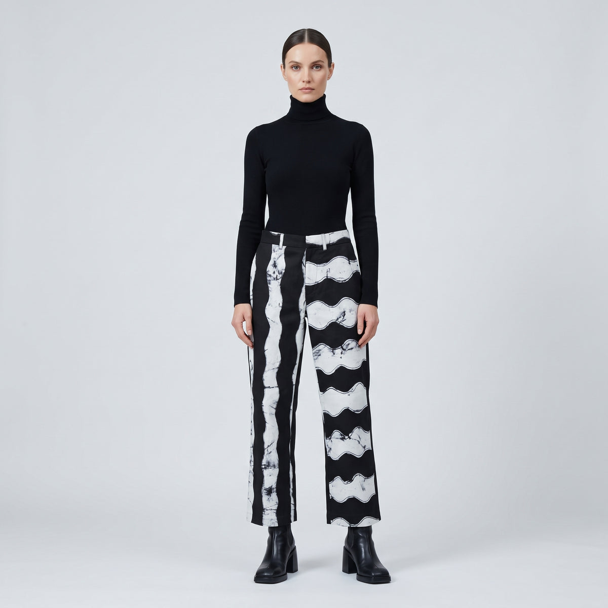 WUMAN Monochrome Wave Print Trousers - view 2