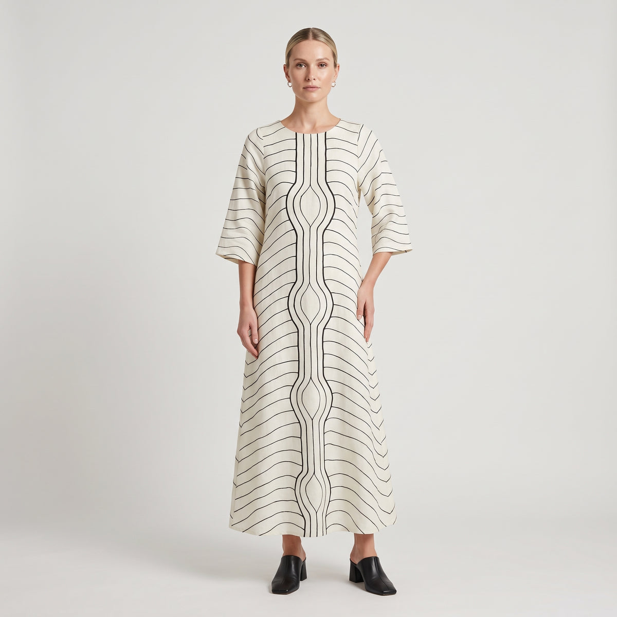 WUMAN Abstract Line Print Shift Dress - view 3